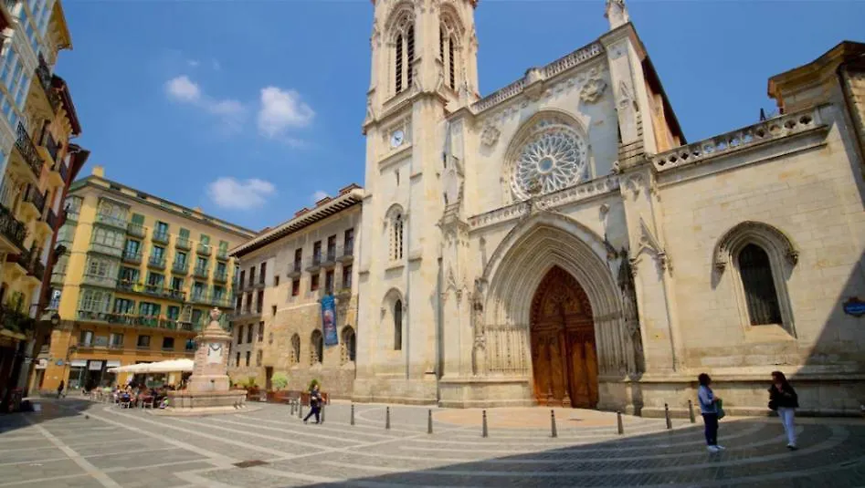 Aston - Bilbao Mercado De La Rivera In Casco Viejo İspanya